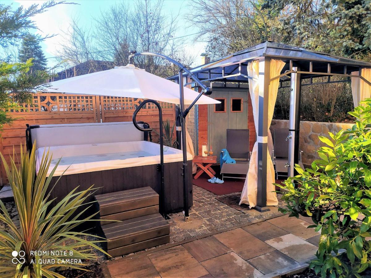 Mediterran-Skandinavisch - Outdoorwhirlpool Ganzjaehrig Burgthann المظهر الخارجي الصورة